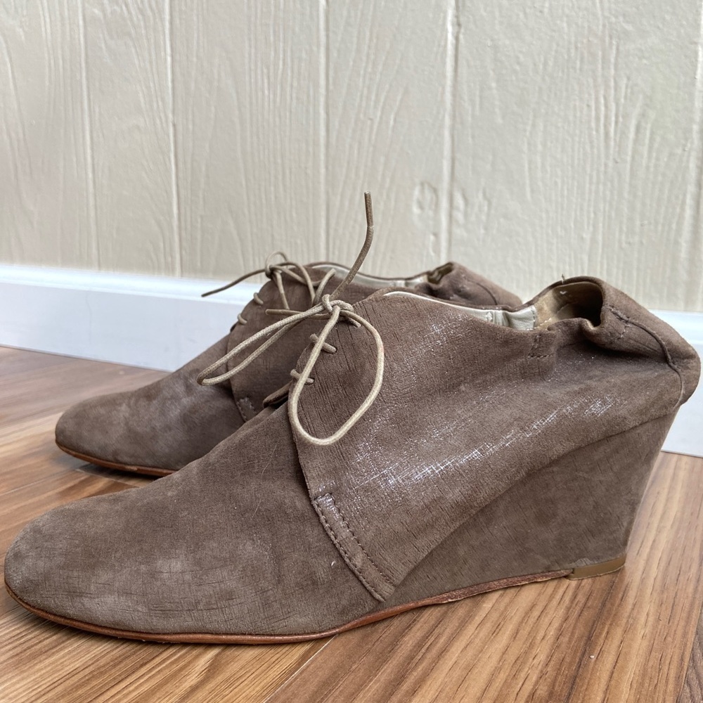 AGL Taupe Shimmer Suede Leather Wedge Newsboy Lace Up Shoes